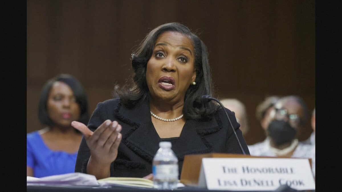 司法省高官がFRBパウエル議長に書簡 捜査の意向を示し理事の解任促す ブルームバーグ報道