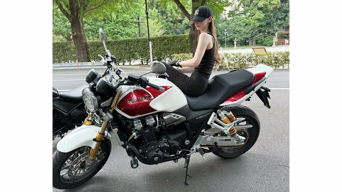 【 ダレノガレ明美 】 「お兄ちゃんとでかけました」2台の愛車でバイク交換しながら兄弟ツーリングを満喫