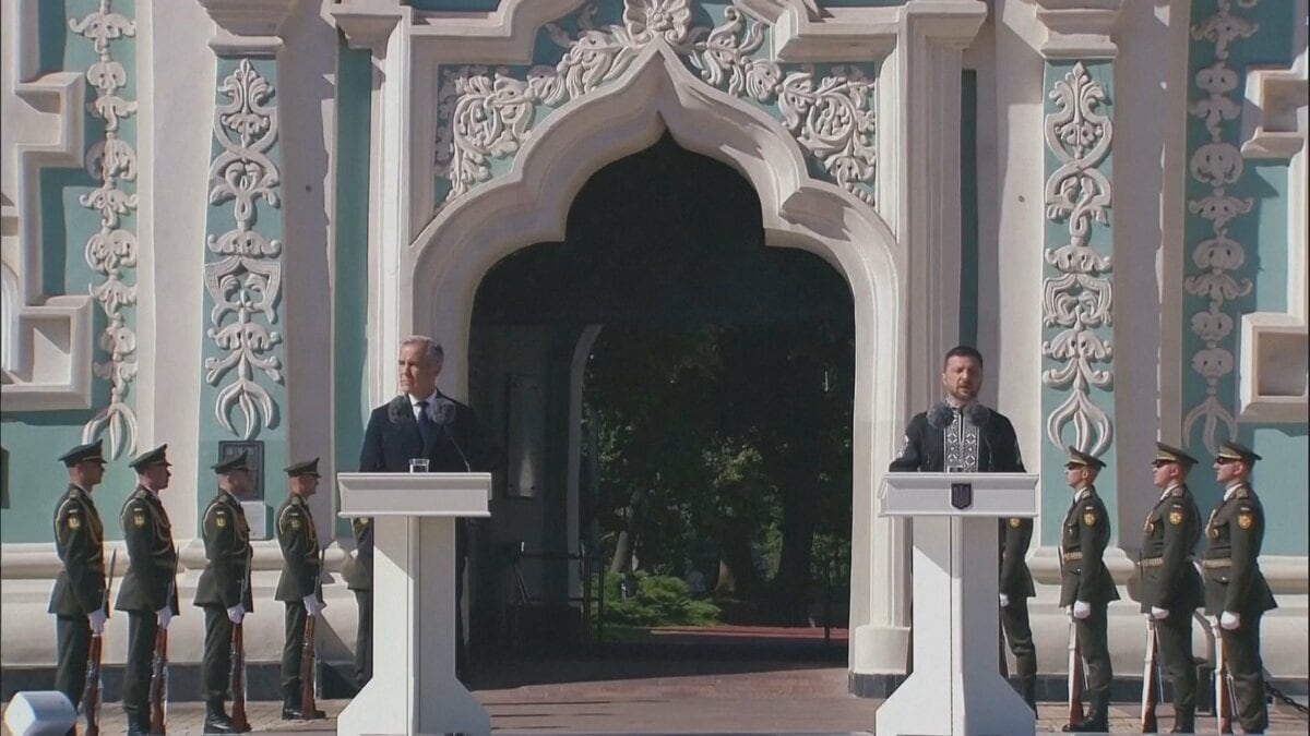 ウクライナで独立記念日を祝う式典 カナダ・カーニー首相も出席「ロシアへの抑止力の強化を」