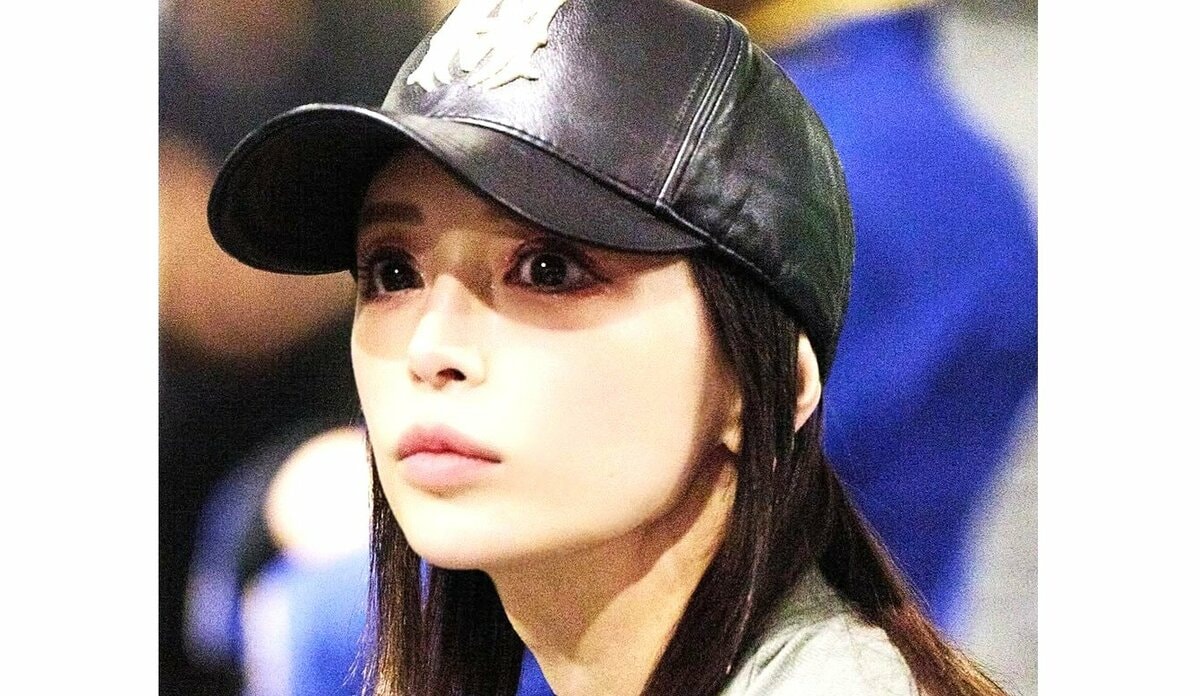 【 浜崎あゆみ 】 「わたしはわたしのステージを全力で最後の瞬間まで引っ張ってゆこう。皆を、他のどこにも無いあの場所へ連れてゆこう。」 SNSに想い