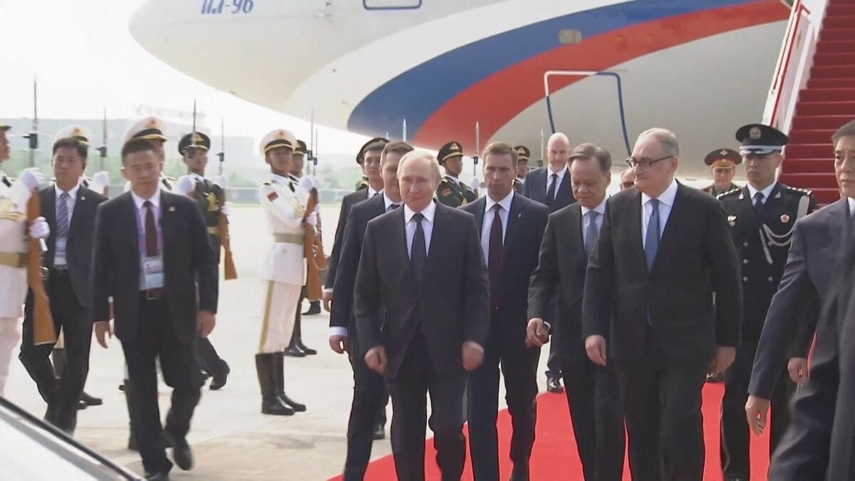 ロシアのプーチン大統領が訪中　「日本で軍国主義復活」事前インタビューで日本を批判　中ロの結束をアピール