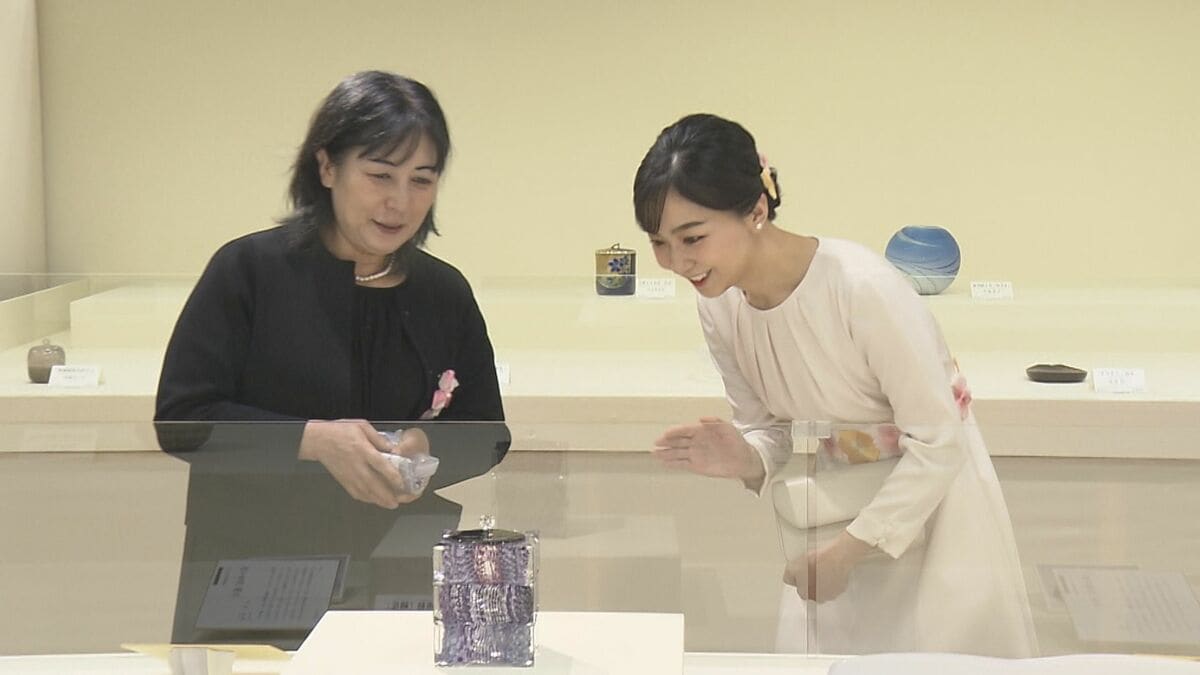佳子さま「日本伝統工芸展」へ 「池に映っている藤をのぞき込んでいるような気持ちに」受賞者と懇談
