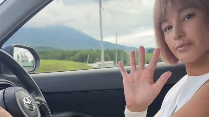 【 梅宮アンナ 】「楽しかったなニセコ」レンタカーを自らドライブ フォロワーの応援に「ありがとうございます!」【 出会って10日婚 】