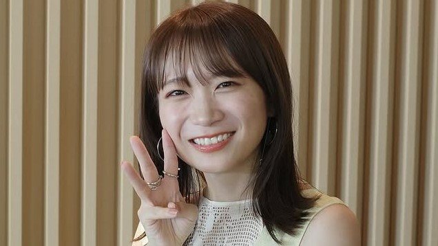 【秋元真夏】 32歳誕生日を番組スタッフが豪華ケーキでサプライズ祝福「だいすきですーー！！」