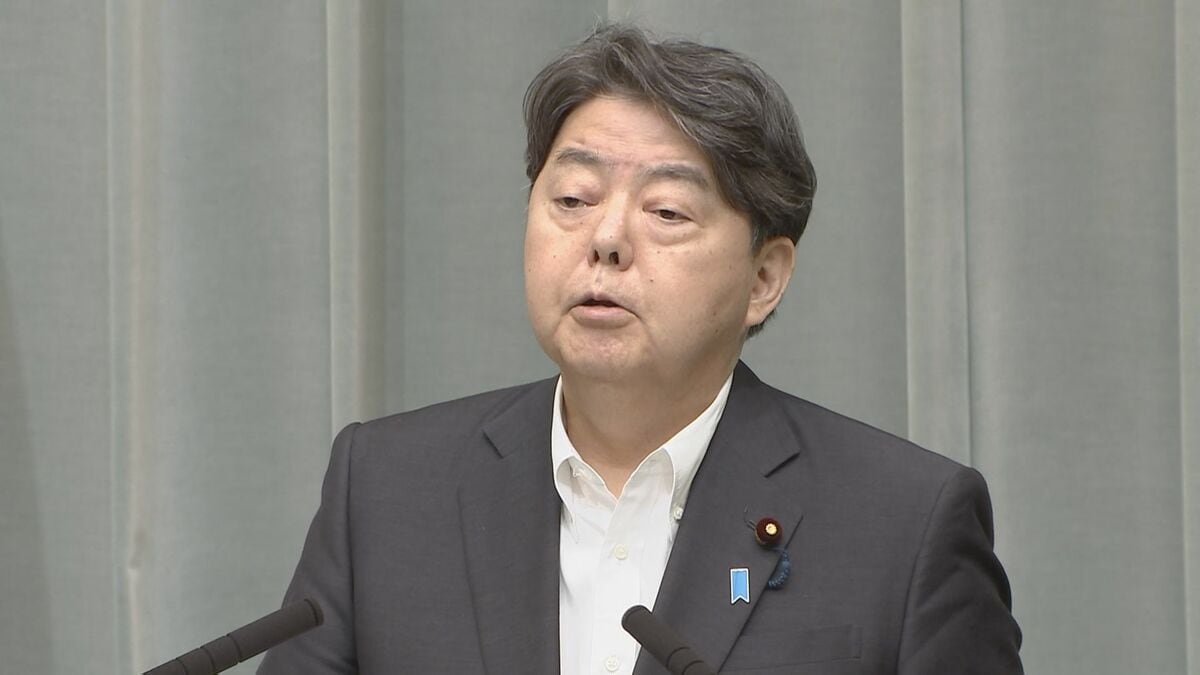 林官房長官、ウクライナへの自衛隊派遣は「検討している事実ない」 マクロン大統領の発言受け