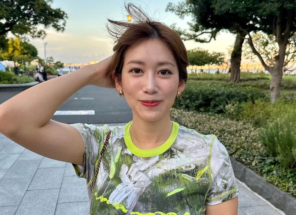 【 中川安奈 】 「友人たちと山下公園でのんびり❤」 オフショット公開 「海外みたいな雰囲気で好きだなぁ横浜」