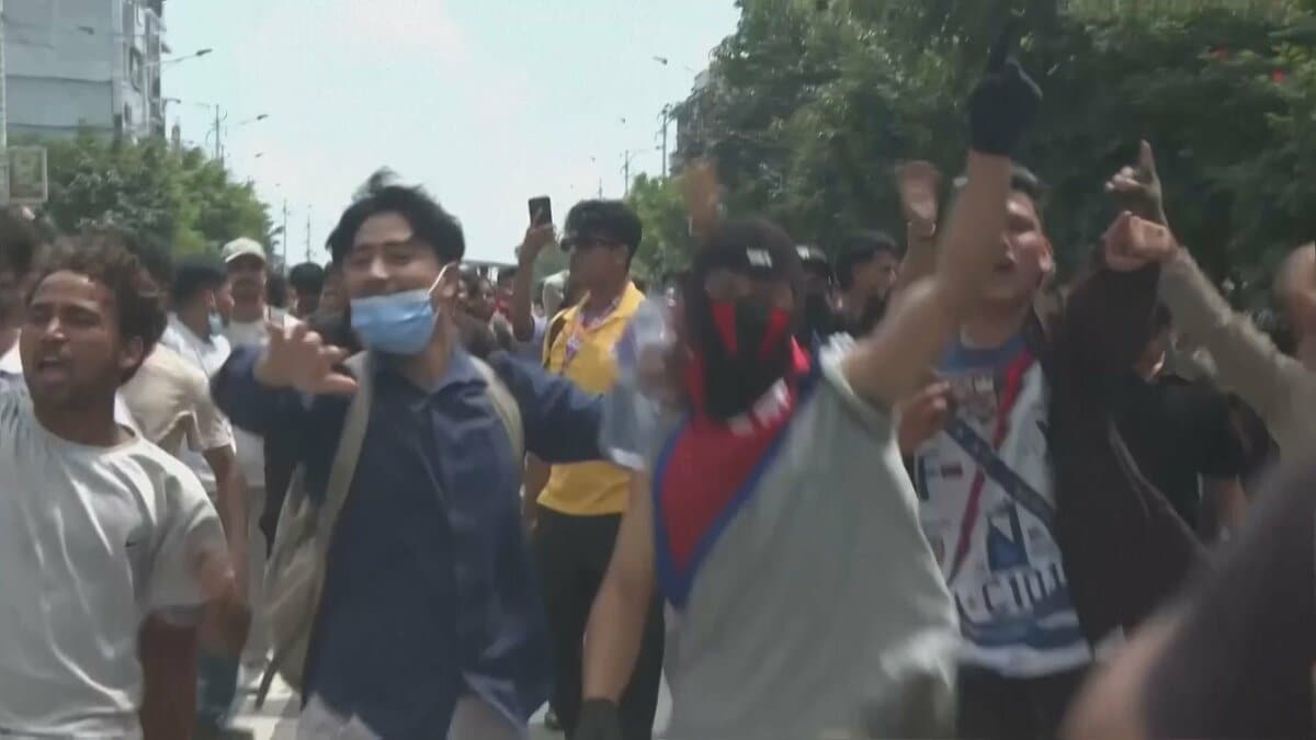 ネパール政府の“SNS禁止”措置に大規模抗議活動　治安部隊との衝突で16人死亡・数十人負傷　首都カトマンズで混乱広がる