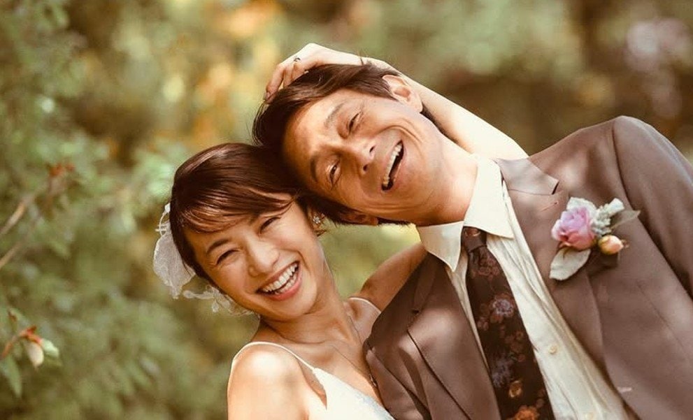 【 内山理名・吉田栄作 】 第一子誕生を報告 「小さく力強い命に感動しながら、とても穏やかな時間が流れております」「56才の新米パパ、オールドルーキーです笑」