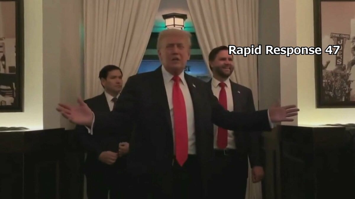 「トランプは現代のヒトラーだ」市民団体がワシントンへの州兵派遣などに抗議 レストラン訪れたトランプ氏を待ち受けて