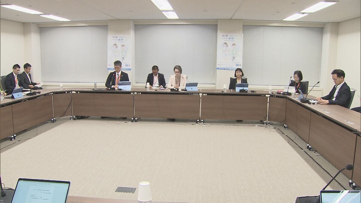 子どもの自殺対策　推進パッケージを政府がとりまとめ　スクールカウンセラーの配置充実や学校で心の健康を保つための健康診断などの措置を盛り込み