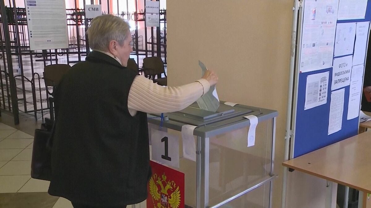 ロシア統一地方選 プーチン政権支える与党 知事・首長選で全勝