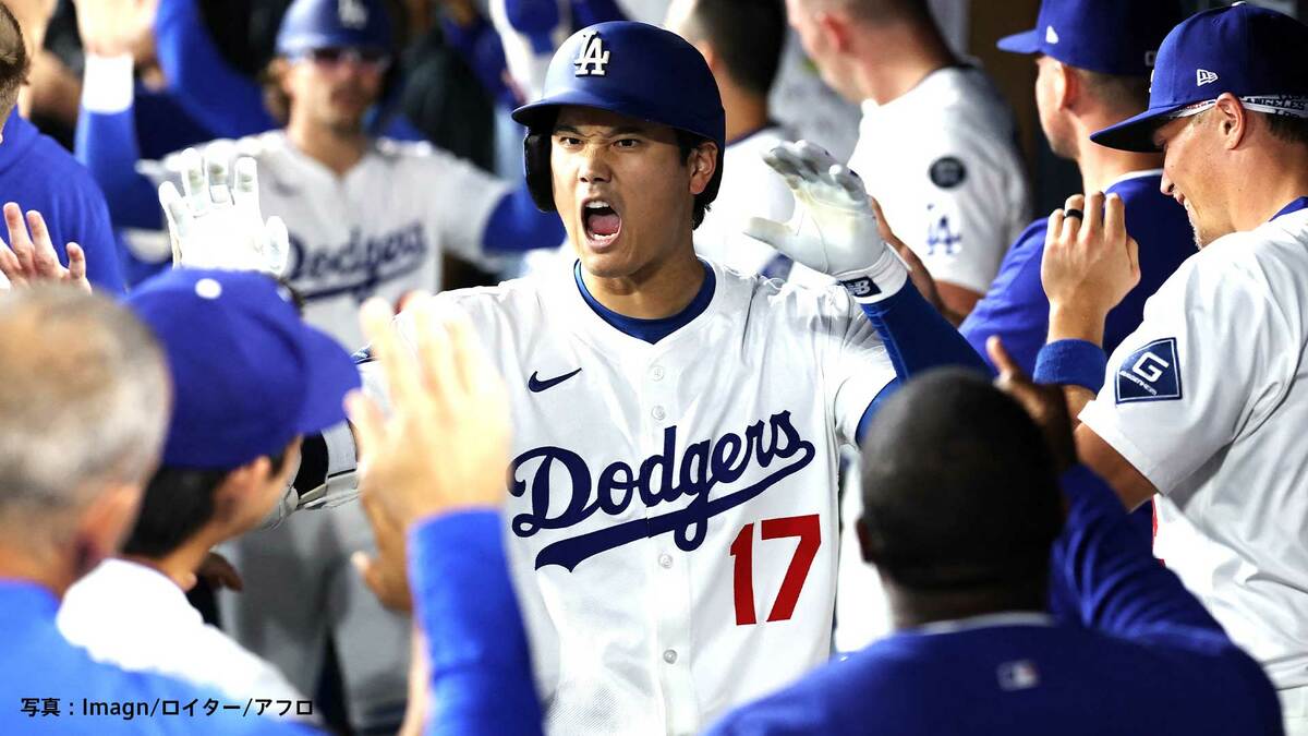 大谷翔平 全打席ストレート勝負を打ち砕く気迫の52号!引退のカーショーに捧げる豪快逆転弾、ベンチで熱い抱擁 ド軍逆転でマジック“4”