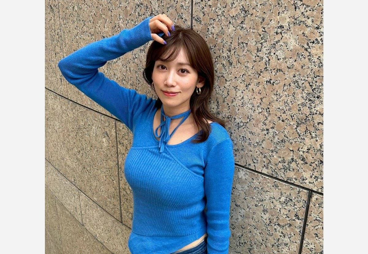 【 中川安奈 】 「だんだん涼しくなってきてしあわせ〜　秋ですねっ」　ブルーコーデのオフショット公開