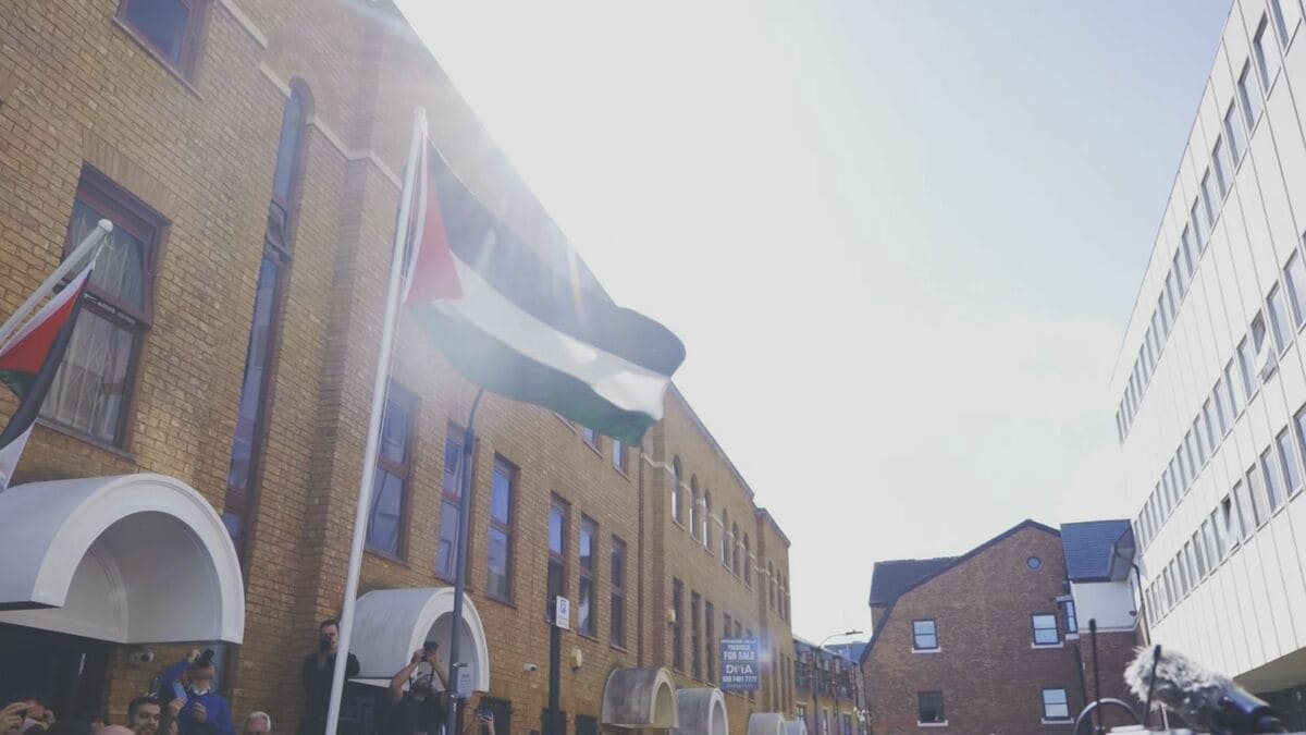 英政府による国家承認正式発表を受けパレスチナ代表部が大使館に格上げへ　国旗なるか？パレスチナの旗を掲揚