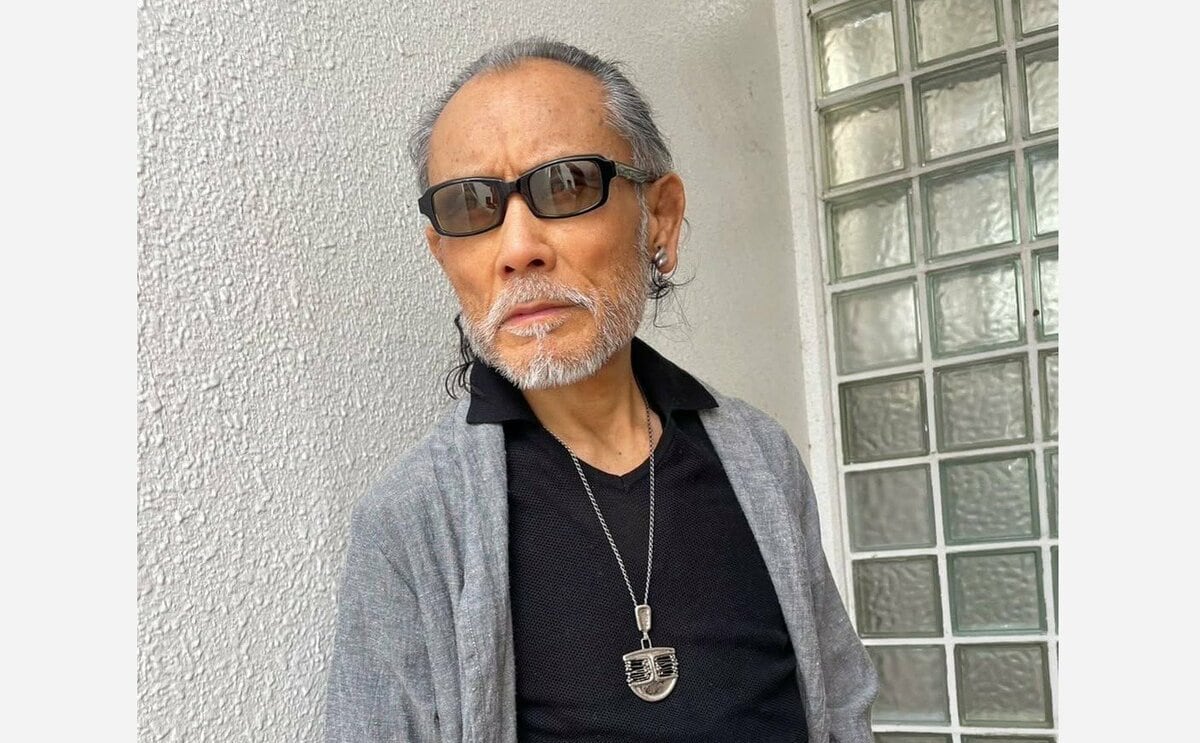 【 片岡鶴太郎 】　アンティークロングシャツで魅せる　こだわりファッションコーディネートを披露