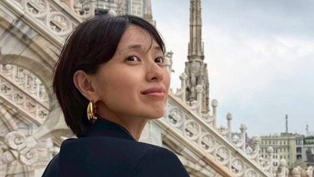 【戸田恵梨香】イタリア・ミラノでのオフショット公開　歴史的建造物を堪能し「カラスミチェック」も