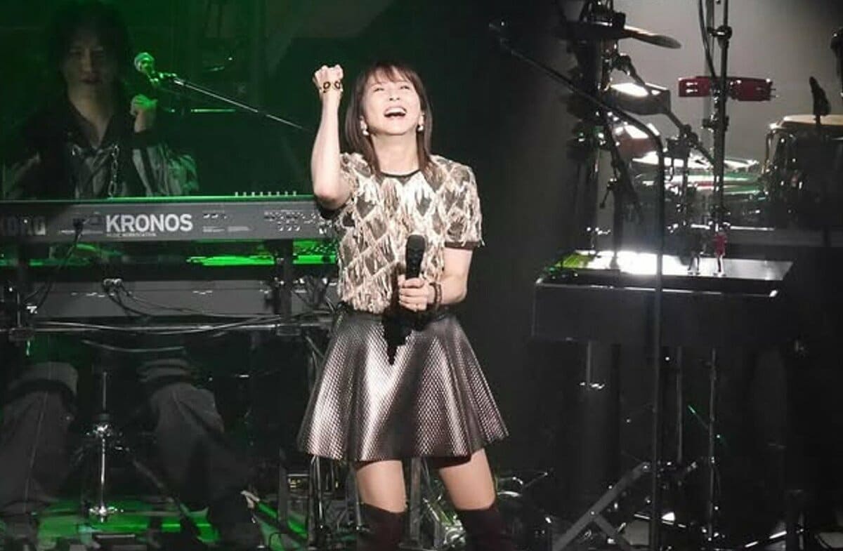 【 森高千里 】 「皆さんが声を出して踊って楽しんでいる姿、はっきり見えていました、大きな声援に力が沸きました」　広島でのライブを報告