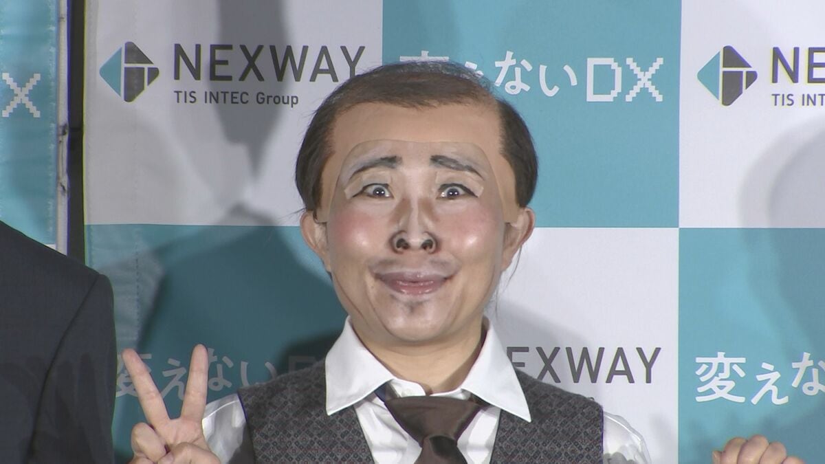 【キンタロー。】サラリーマン扮し新ネタ披露　2児の母としての顔もチラリ すすめたいのは「変顔育児」