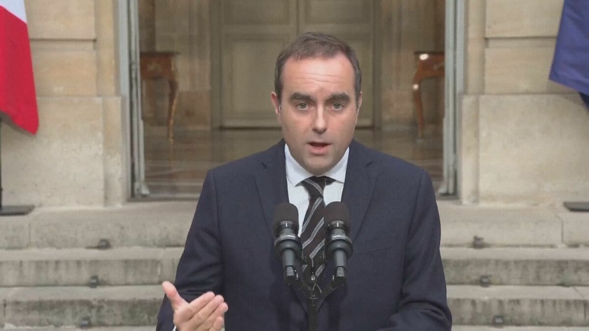 【速報】仏・ルコルニュ首相が辞任 就任からわずか1か月で…