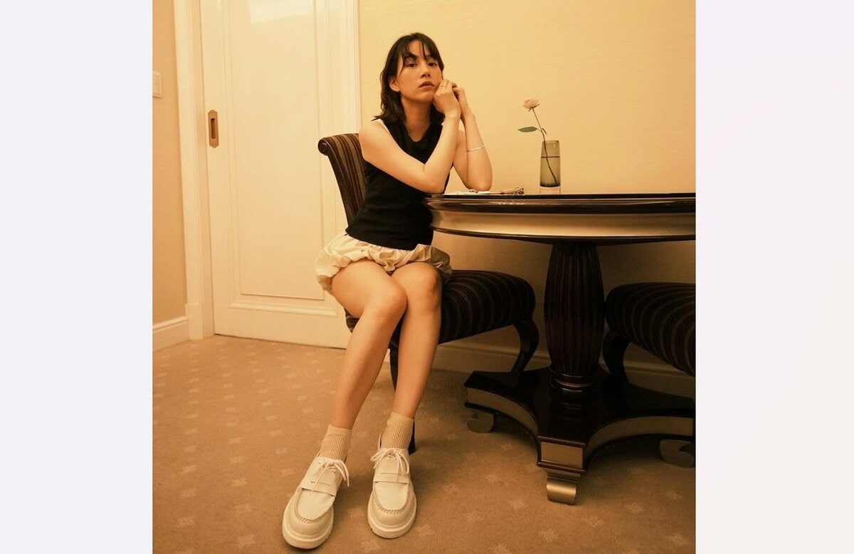 【 のん 】 「私服です」 夏の思い出を彩る シンプルなモノトーンスタイルを披露