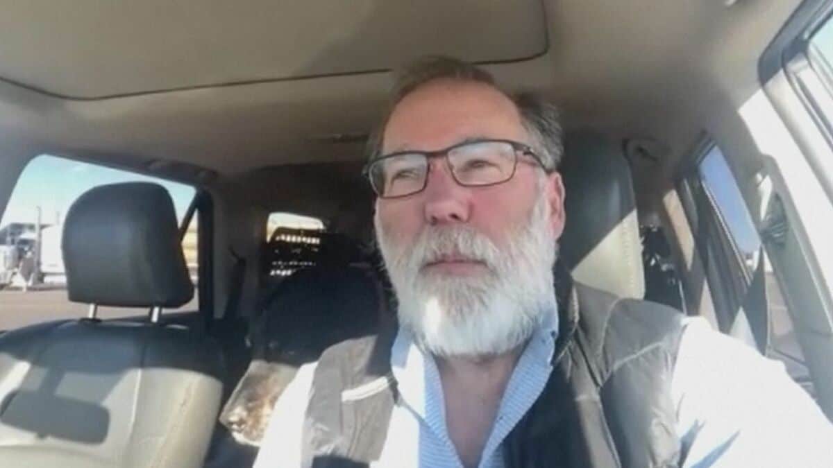 ノーベル生理学・医学賞を妻の電話で知るフレッド・ラムズデルさん「休暇中で携帯電話は機内モード」ハイキング中で連絡つかず