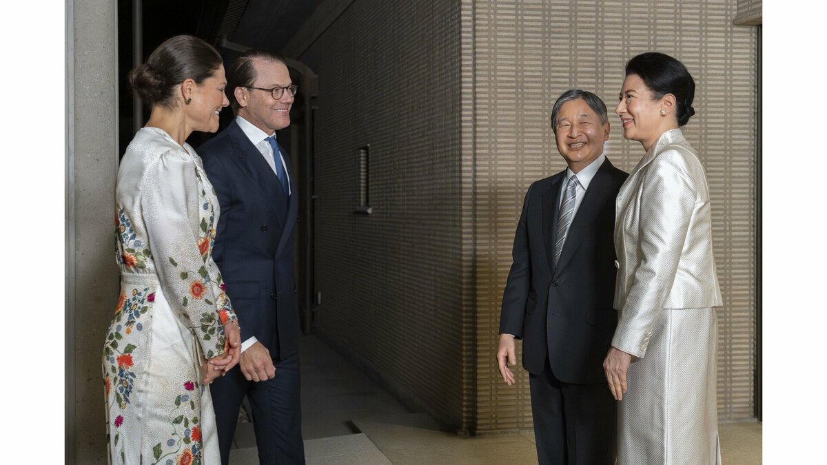天皇皇后両陛下　スウェーデン皇太子夫妻と夕食　愛子さまもお茶の席に　陛下は万博で来日した約30か国の王族らと国際親善