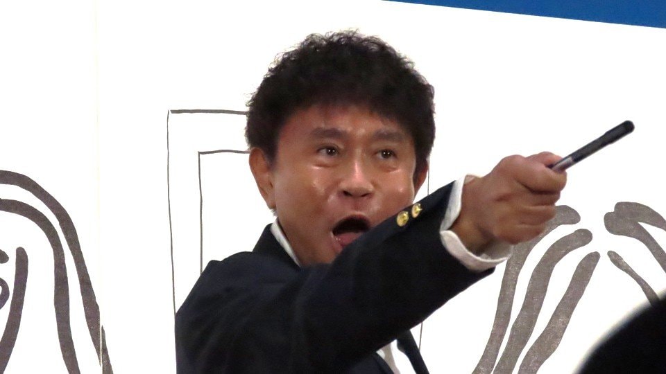 【ダウンタウン・浜田雅功】初の個展開催に照れ笑い「みなさん半笑いじゃない？」　 “画家”  “先生” と呼ばれるたびに「はい！」