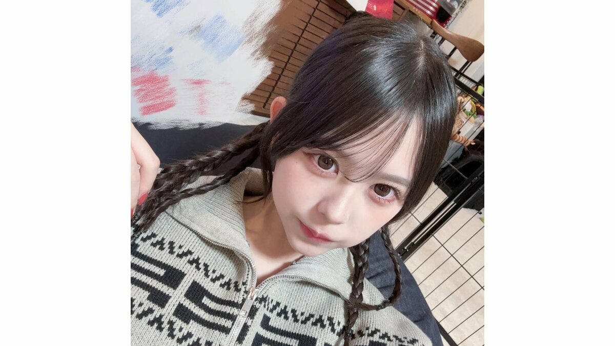 【キンコン梶原の長女・梶原叶渚】　「この髪型珍しいのでは」左右の三つ編みのヘアスタイルを披露