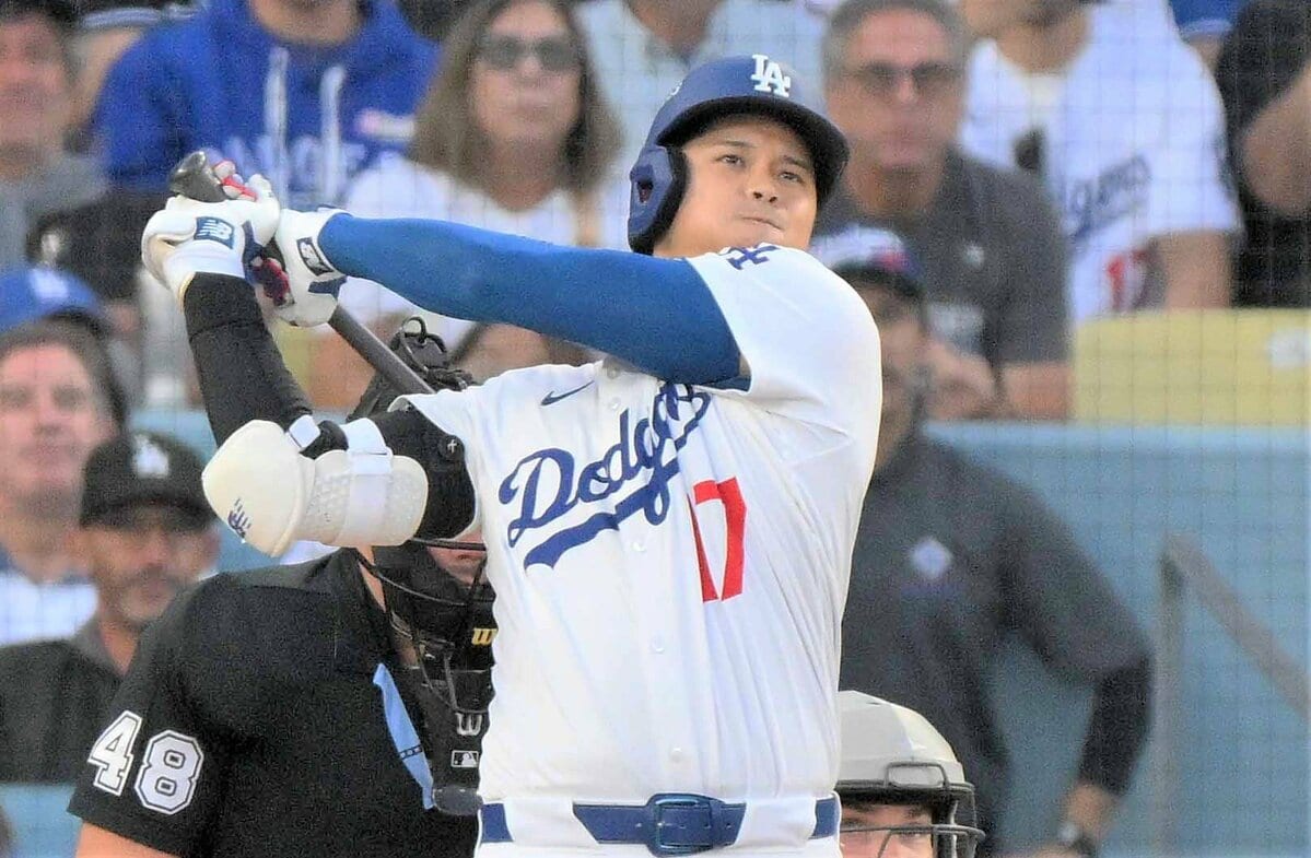 大谷翔平、驚愕の1試合3ホーマー！7回途中無失点で降板後に特大130m弾、“大谷劇場”に本拠地も度肝抜かれる