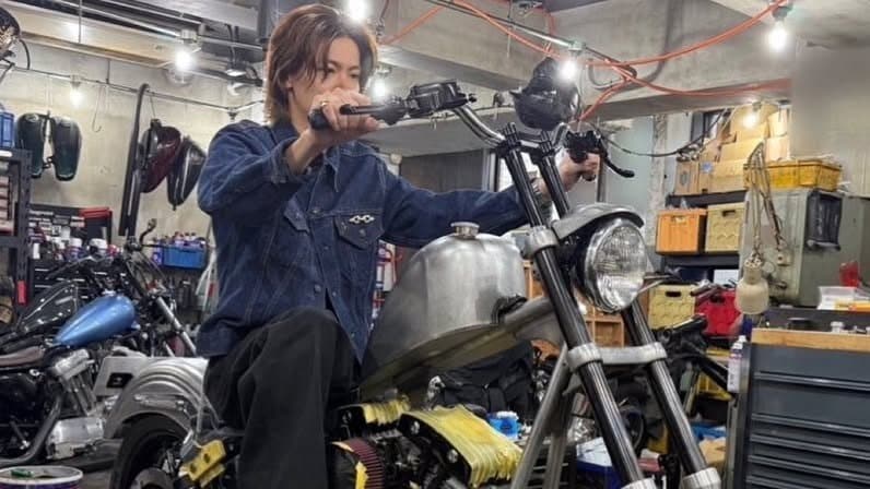 【 Number_i 】神宮寺勇太さん「美しすぎる」新・愛車か ハーレーカスタムの打ち合わせ完了「ここから始まります」