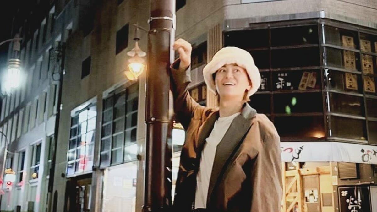 【 氷川きよし 】 「熊本！また帰ってくるけんねー」　街や空港でのオフショットを公開