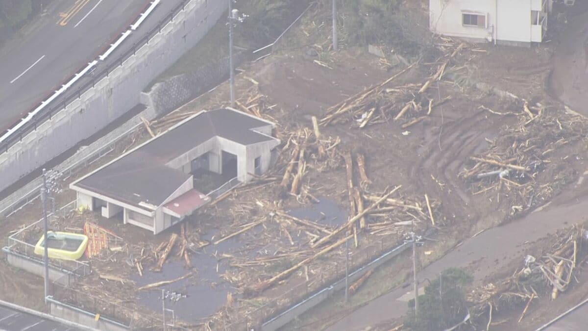 台風被害の八丈島で一時的な滞在場所として「キャンピングカー」提供 コンテナ型の「ムービングハウス」も活用する方針 都知事「まずは居場所の確保を」 東京都