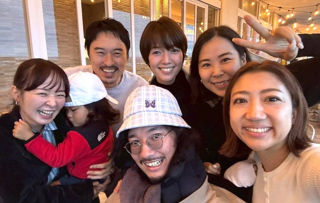 【 清原翔 】　佐藤栞里さんら　友人と笑顔　「昨日は神戸会の皆さんと初めましてのちーくん　楽しかったー！」 【 脳出血で療養中 】