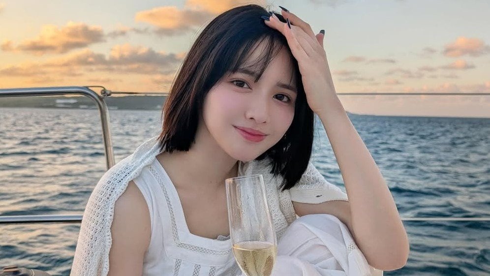 【 FRUITS ZIPPER 鎮西寿々歌】宮古島クルージングで幻想的な夕景を満喫「なんだか夕日がいつもより綺麗だなあ」