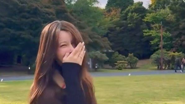 【 ダレノガレ明美 】昭和記念公園の紅葉を楽しむオフショットを公開「まだ早かったけど秋感じれました」