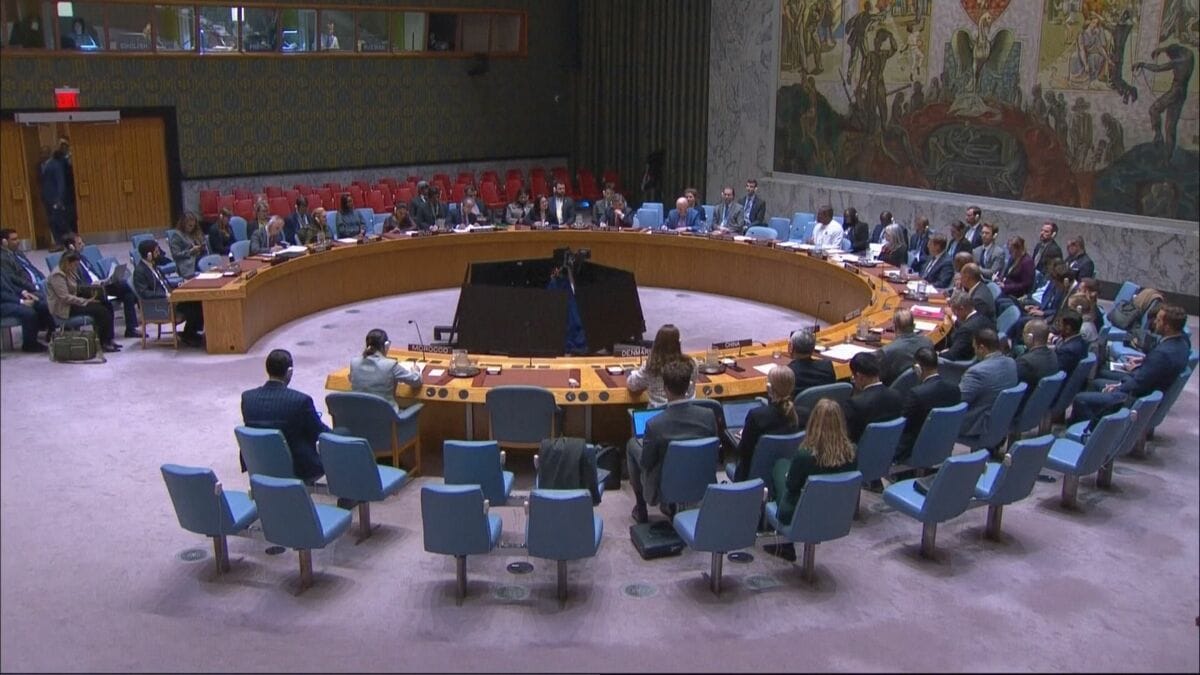 国連安保理 シリアのシャラア暫定大統領への制裁解除を決定