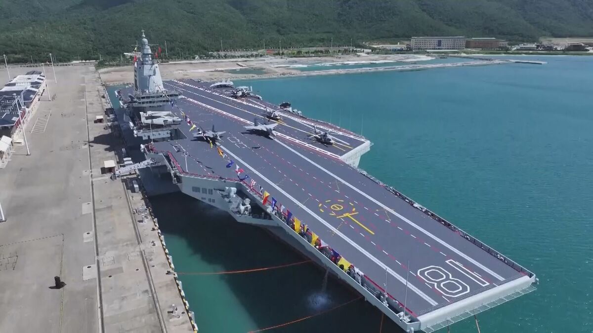 中国で3隻目の空母「福建」が就役 式典には習近平国家主席が出席「戦闘能力を絶えず向上させるよう」激励
