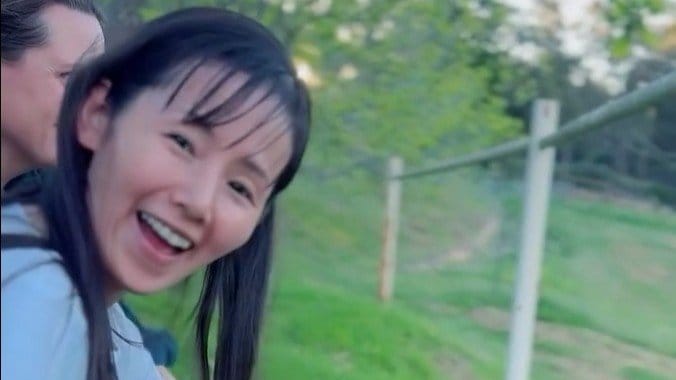 【小西真奈美】初めてカンガルーに触れ「柔らかい…そしてめちゃくちゃ可愛い♥」