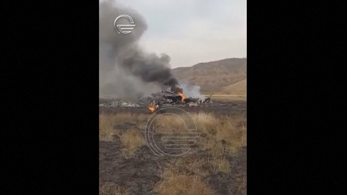 トルコ軍の輸送機がアゼルバイジャンとジョージア国境で墜落 20人ほどが搭乗か 原因は不明