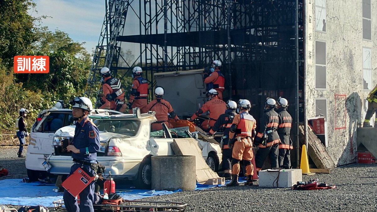 茨城県で「大規模災害訓練」開催 “大雨と大地震の連続発生”の対応確認 1都10県の消防・警察・自衛隊など参加