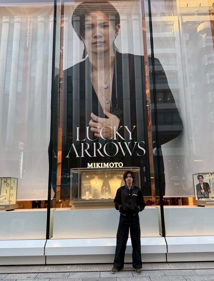 【 Number_i ・神宮寺勇太 】 「大きな神宮寺」と豪華２ショット　ファン反響　「ゴージャス神宮寺くんの二乗！」「スタイル良すぎ！！！！！」