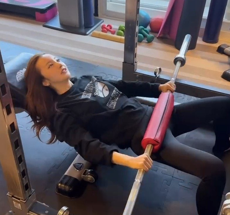 【 板野友美 】　忙しくても「最低週1ジム」　「#39kgをキープ」　体重も公開