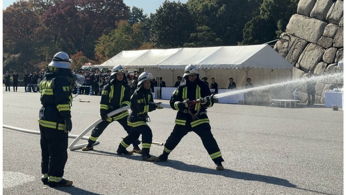 皇居や御所を守る皇宮警察の消火活動競技会　10年ぶりの開催　皇居・東御苑