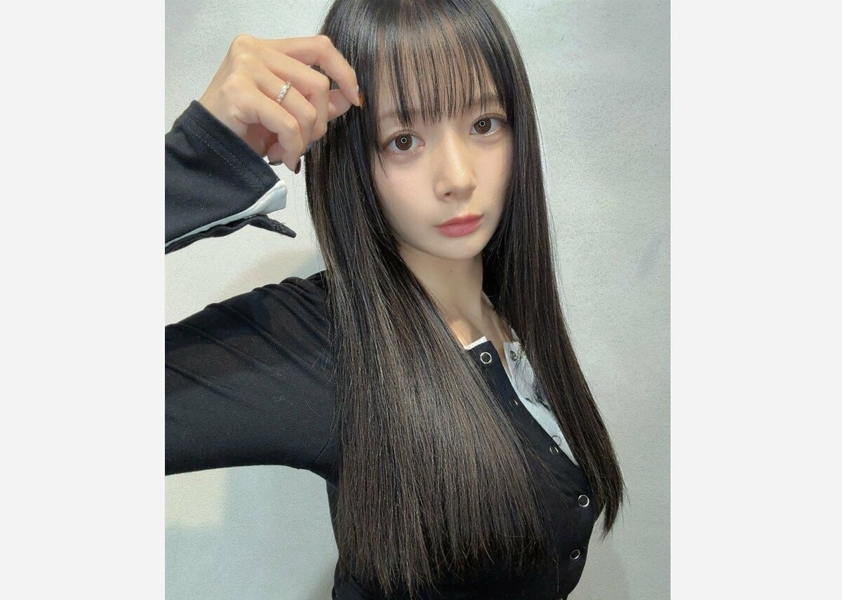 【 役満ボディ・岡田紗佳 】 「期間限定」ロングヘア姿に　ファン反響　「女神君臨って感じ」「大人っぽくて素敵」