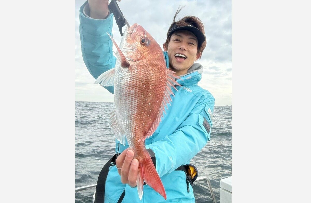 【 杉浦太陽 】 自ら釣った真鯛で 第五子の「100日のお食い初め」「笑顔いっぱい」