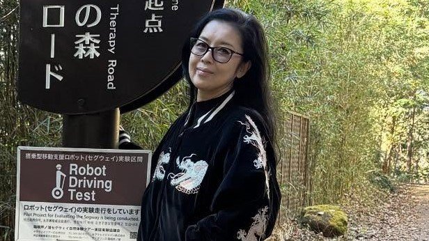 【 藤あや子 】箱根で“全身龍尽くし”の参拝姿を公開 往復1時間の道のりに「とっても清まりました」