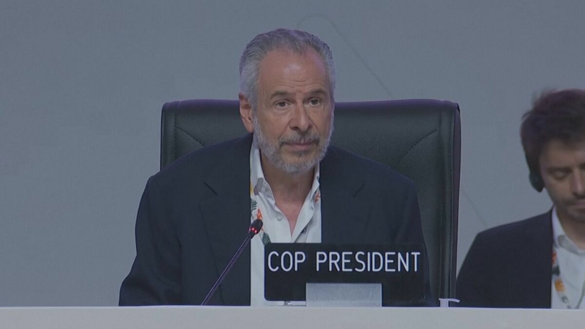 COP30合意文書を採択　「化石燃料からの脱却」は盛り込まれず