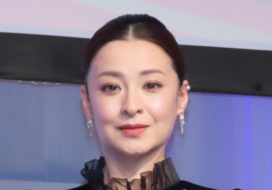 【 檀れい 】 宝塚退団から20年目にベストドレッサー賞受賞 「自分の学びの欲にもチャレンジしたい」