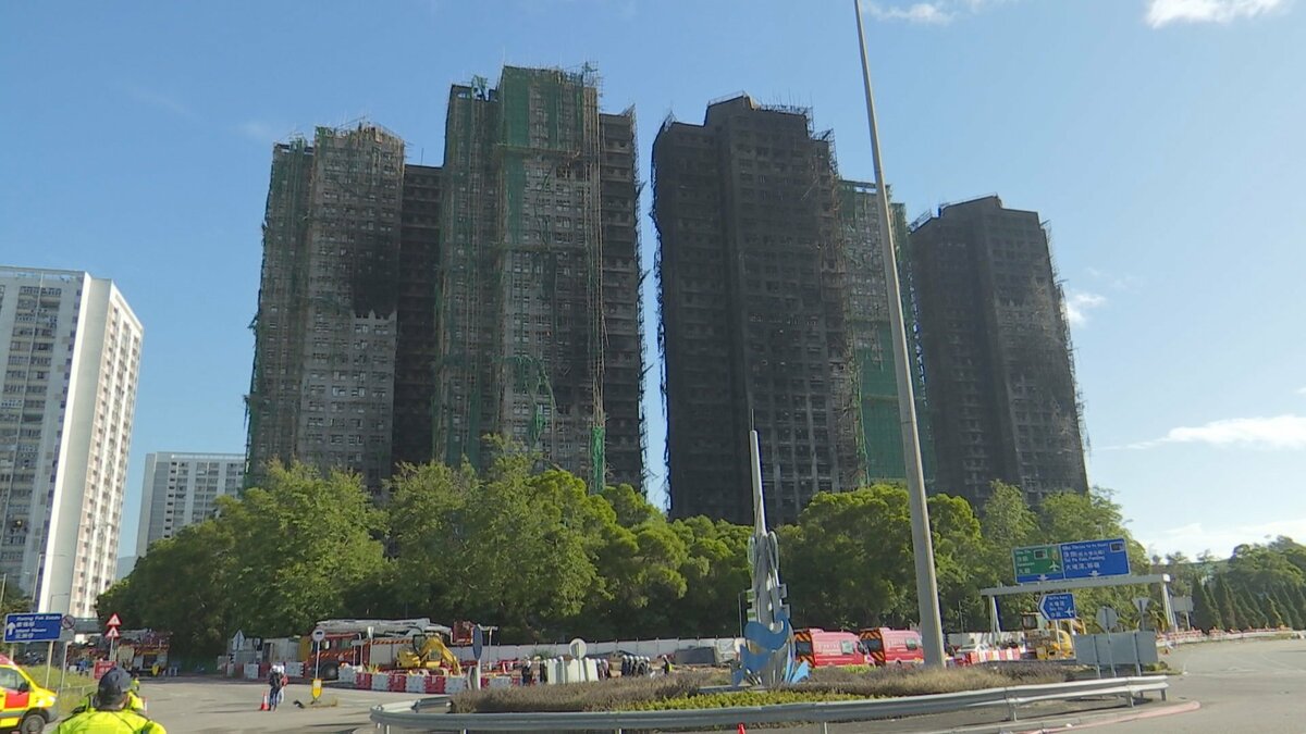 香港マンション火災　いまだ約150人と連絡取れず