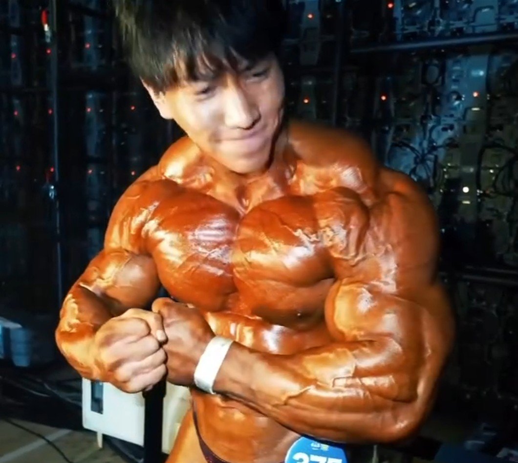 【 横川尚隆 】　大会の「ステージ裏密着映像」　見事な肉体美にファン反響　「横川さんの筋肉は圧巻です！」「ホンマにかっこいい」